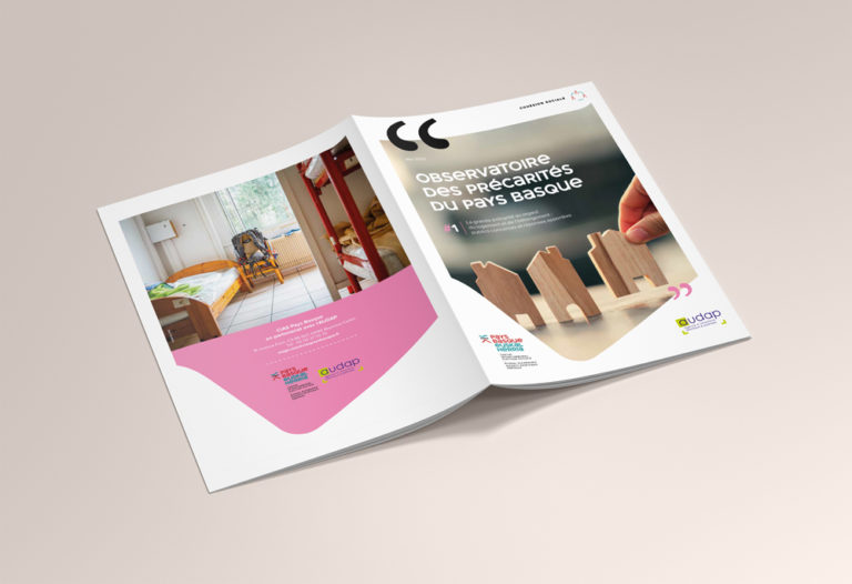 Mockup_A4_Brochure_5